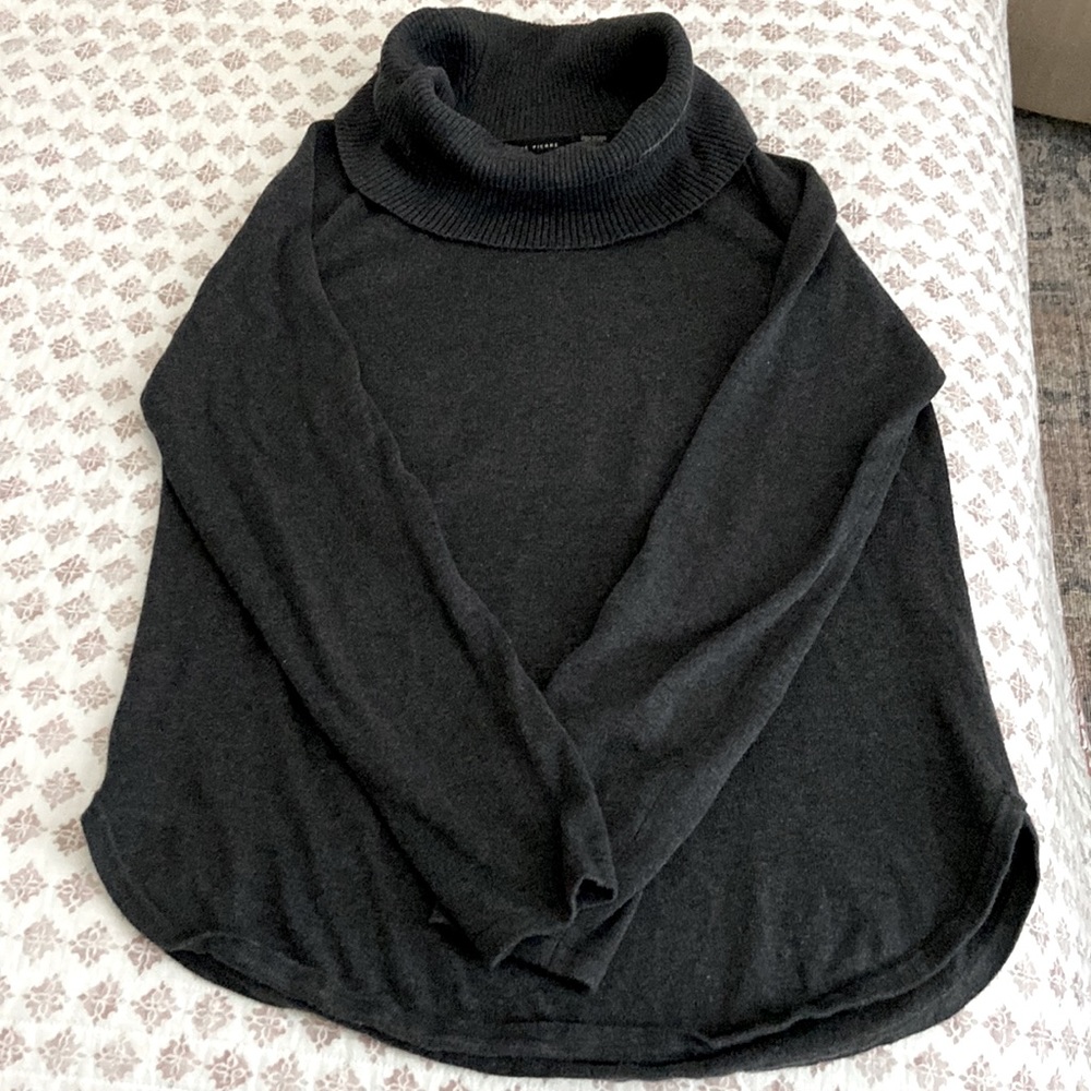 JEANNE PIERRE Black Turtleneck Sweater